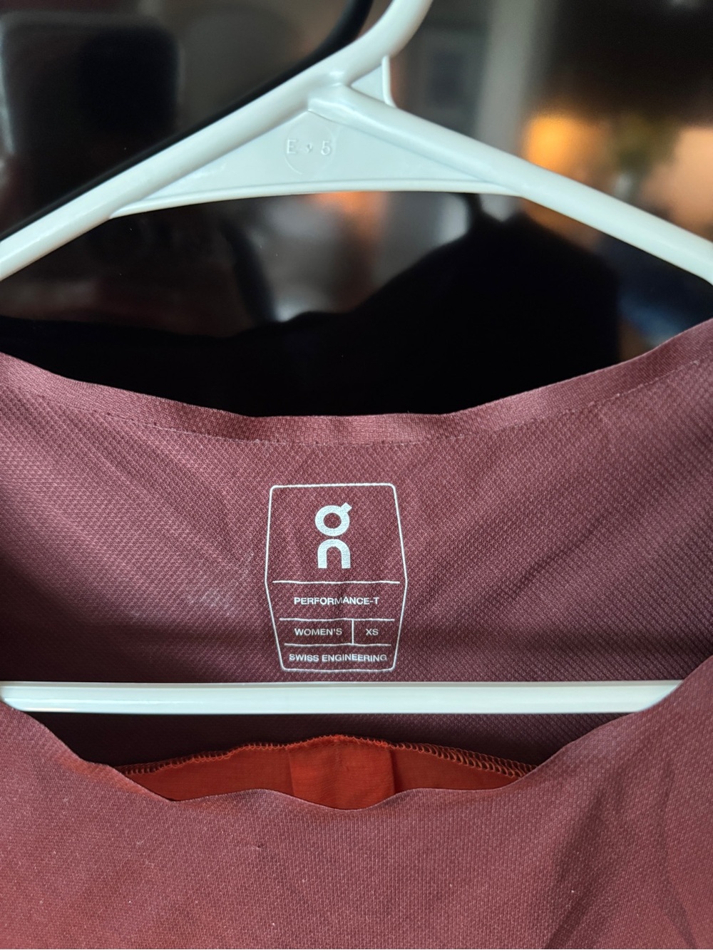 On Running Women's Short Sleeve “Performance T” - Picture 3 of 4